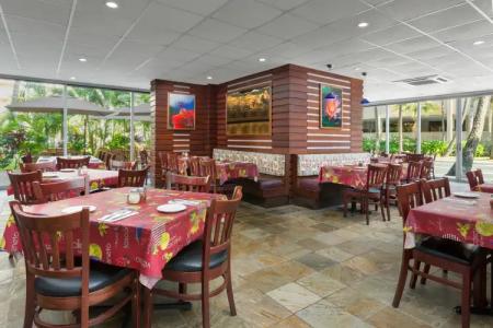 Courtyard by Marriott Waikiki Beach - 31