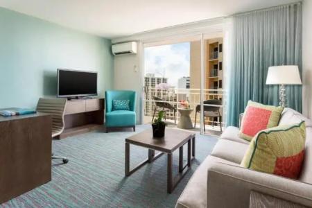 Courtyard by Marriott Waikiki Beach - 82