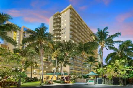 Courtyard by Marriott Waikiki Beach - 25