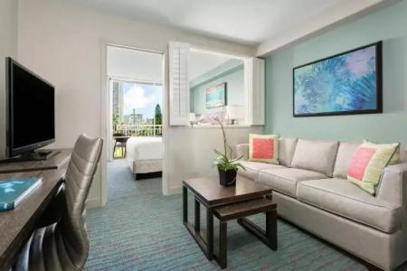 Courtyard by Marriott Waikiki Beach - 85