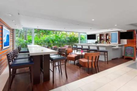 Courtyard by Marriott Waikiki Beach - 28