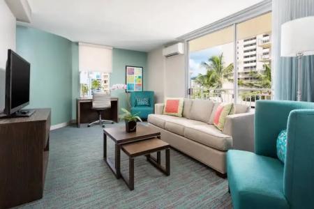 Courtyard by Marriott Waikiki Beach - 90