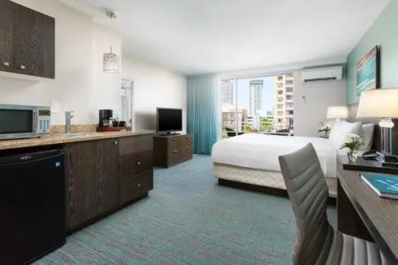 Courtyard by Marriott Waikiki Beach - 48