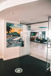 Courtyard by Marriott Waikiki Beach - 22