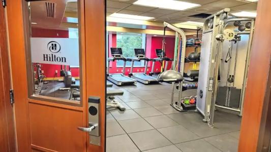 Hilton Waikiki Beach Resort & Spa - 8