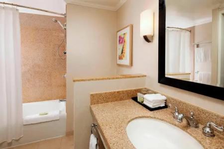 Moana Surfrider, A Westin Resort & Spa, Waikiki Beach - 8