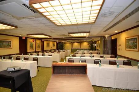 Best Western The Plaza - Free Breakfast - 33