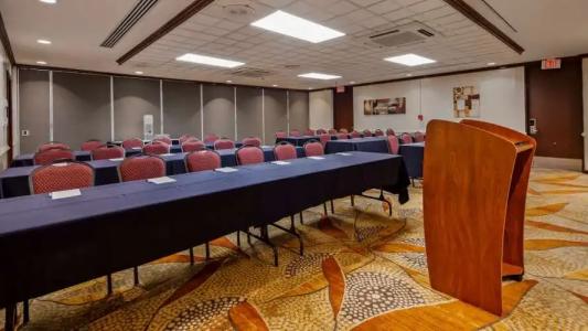 Best Western The Plaza - Free Breakfast - 20