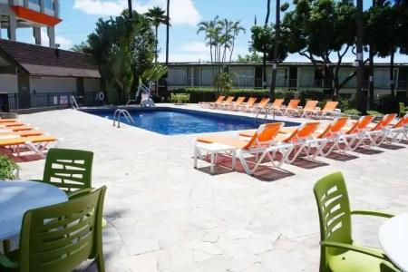 Best Western The Plaza - Free Breakfast - 18