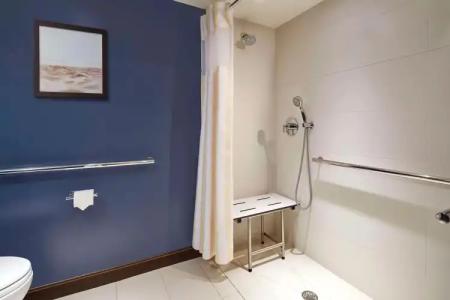 Hilton Garden Inn Waikiki Beach - 37