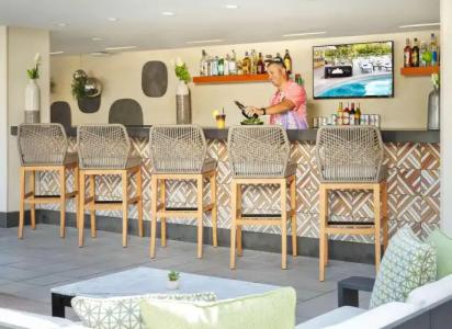 Hilton Garden Inn Waikiki Beach - 24