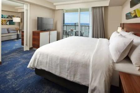 Hilton Garden Inn Waikiki Beach - 4