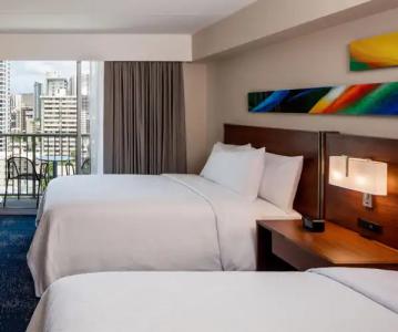 Hilton Garden Inn Waikiki Beach - 3