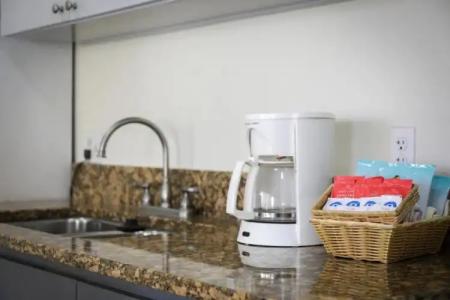 Aston at the Waikiki Banyan - 40