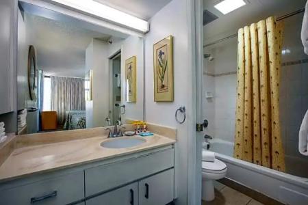 Aston at the Waikiki Banyan - 52