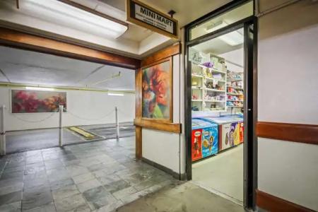 Aston at the Waikiki Banyan - 12