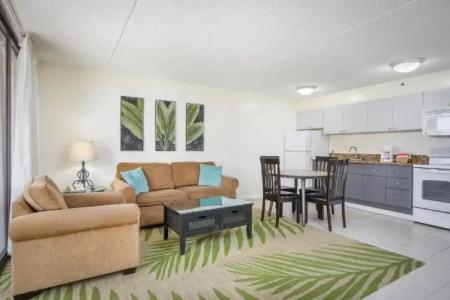 Aston at the Waikiki Banyan - 37