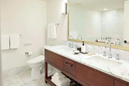 Trump International Waikiki - 26