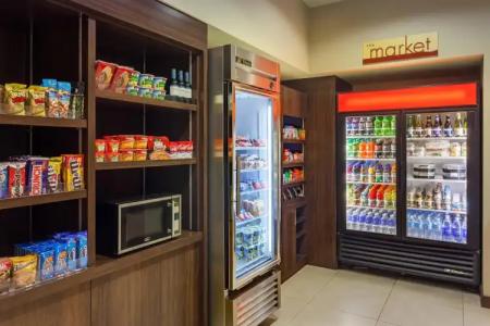 Courtyard by Marriott Miami Airport - 11