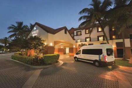 Hyatt House Miami Airport - 26