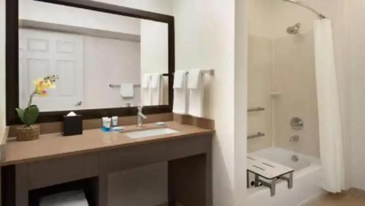 Hyatt House Miami Airport - 45