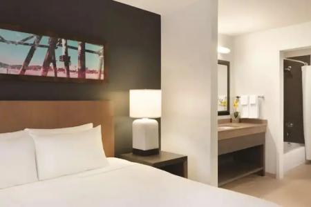 Hyatt House Miami Airport - 40