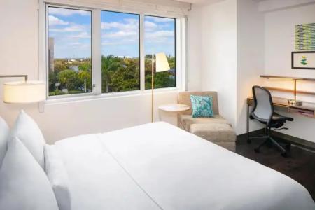 Element Miami International Airport - 7