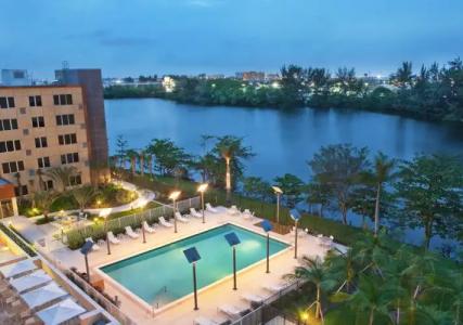 Element Miami International Airport - 16