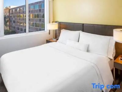 Element Miami International Airport - 60