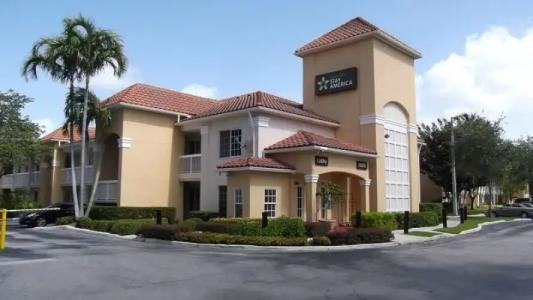 Extended Stay America Suites - Miami - Airport - Blue Lagoon