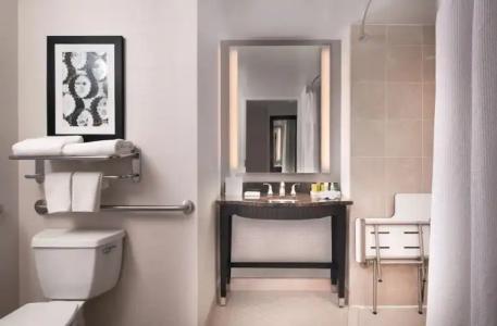 Hilton Baltimore Inner Harbor - 49