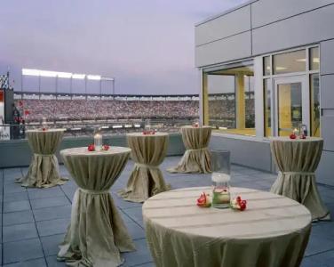 Hilton Baltimore Inner Harbor - 12