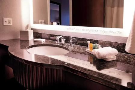 Hilton Baltimore Inner Harbor - 39