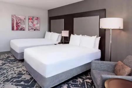 Hilton Baltimore Inner Harbor - 36