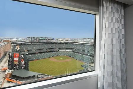 Hilton Baltimore Inner Harbor - 44