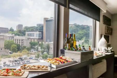 Courtyard by Marriott Pittsburgh University Center - 10