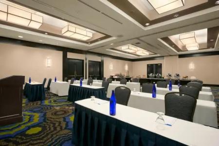 Courtyard by Marriott Pittsburgh University Center - 17