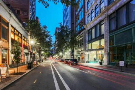 Courtyard by Marriott Pittsburgh Downtown - 22
