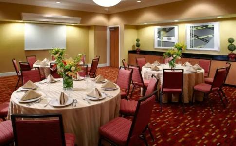 Courtyard by Marriott Pittsburgh Downtown - 27