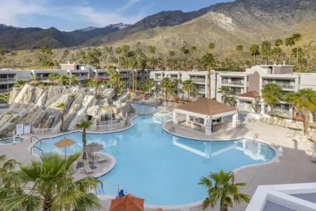 Palm Canyon Resort - 11