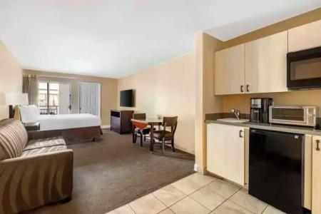 Palm Canyon Resort - 48