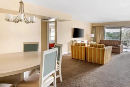 Palm Canyon Resort - 30