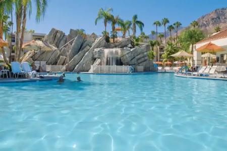 Palm Canyon Resort - 2