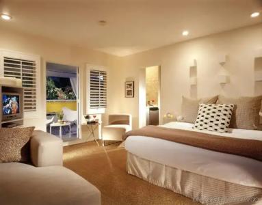 Movie Colony - Adults Only - 16