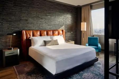 Loews Vanderbilt - 41