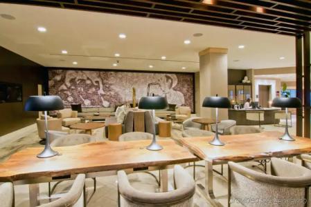 Loews Vanderbilt - 39