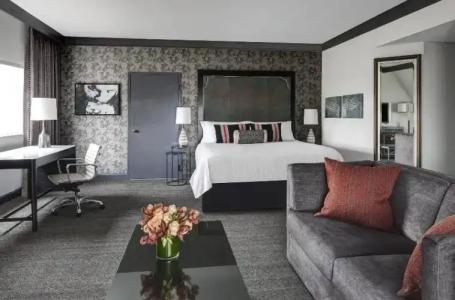 Loews Vanderbilt - 85