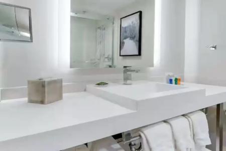 Radisson Nashville Airport - 8