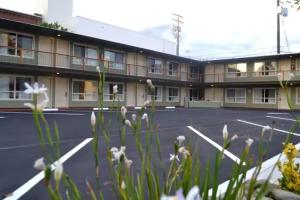 Thunderbird Lodge, Redding