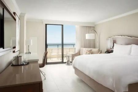 Fort Lauderdale Marriott Harbor Beach Resort & Spa - 4